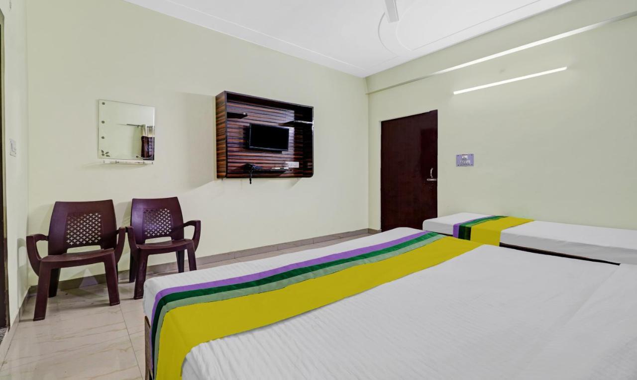 Hotel Pragati Palace Mathura Exteriér fotografie