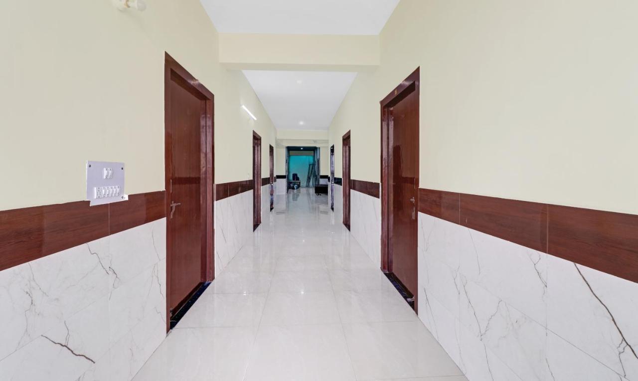 Hotel Pragati Palace Mathura Exteriér fotografie